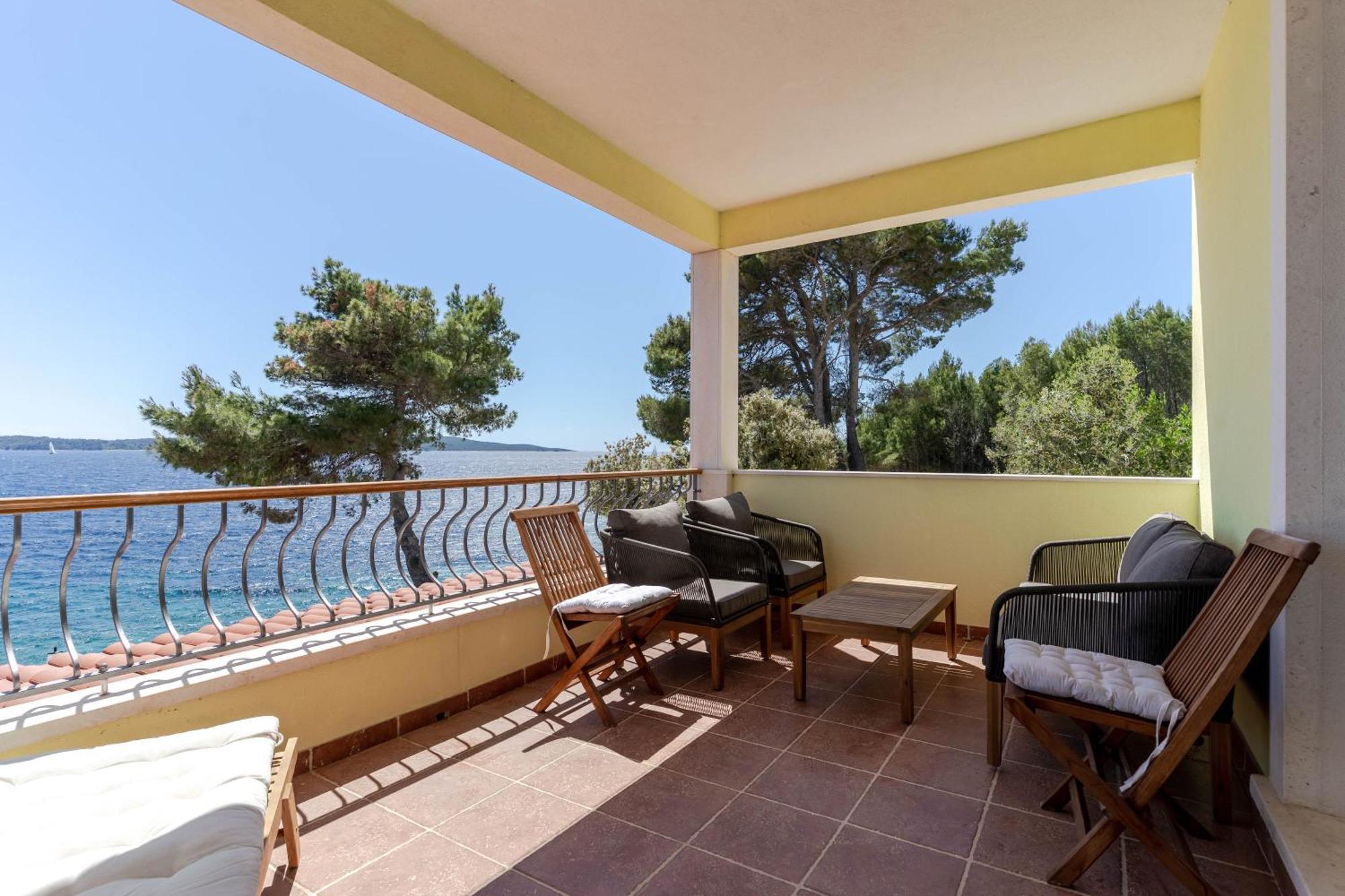 Villa Marin - 4 Apartments Zavala Extérieur photo